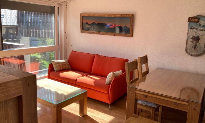 Les Deux Alpes Appartement | Appartement accueillant au pied des pistes avec balcon et cuisine équipée