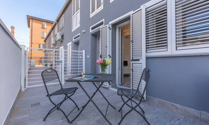 Province of Bologna Appartement | Cozy apartment equipped with all comforts to accommodate up to 3 people, including an outdoor patio where you can enjoy pleasant moments of relaxation. The accommodation is located in the Borgo Panigale district, a very quiet residential area, a few step