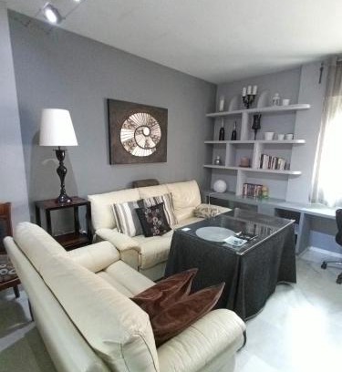 Doctor Barraquer-Grupo Renfe-Policlinico Appartement | Cozy apartment & free parking