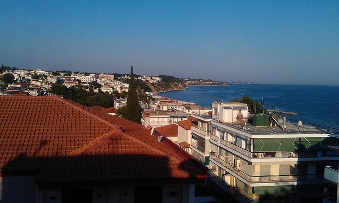 Kallikratia Appartement | Appartement confortable, à 60 mètres de la mer.