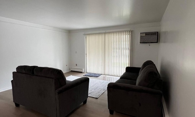 Drayton Plains Appartement | Cozy apartment in charming Walled Lake with AC, WiFi