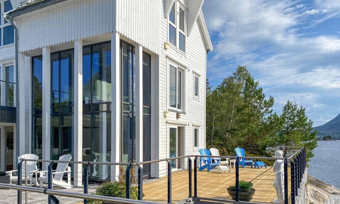 Ulstein Municipality Appartement | Cozy apartment in Gurskøy with sauna