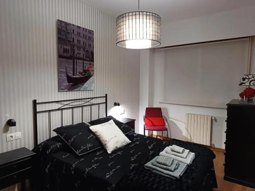 Ourense Appartement | Cozy apartment in Orense of 45 m² with parking