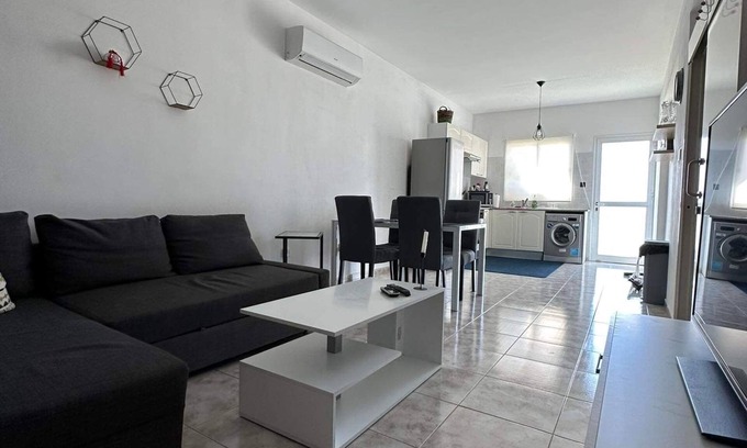 Geroskipou Appartement | Cozy Apartment in Paphos - 7min From the Beach!