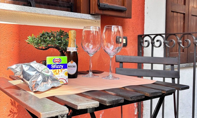 Dagnente Appartement | Cozy apartment in quiet courtyard with attached terrace