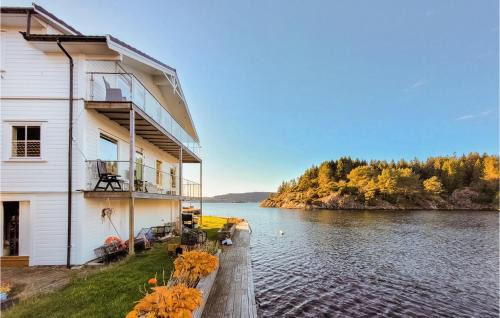 Vinnes Appartement | Cozy Apartment In Vestre Vinnesvåg