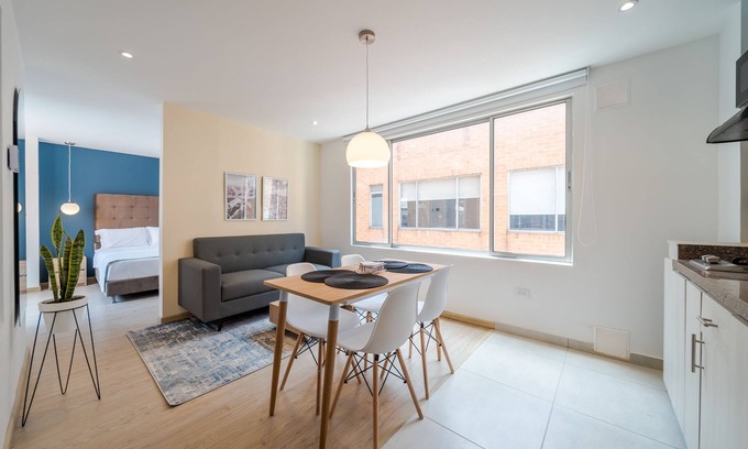 Financial District Appartement | Cozy Apartment in Zona G with Laundry Facilities
