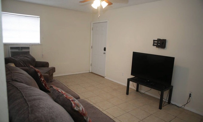 Lawton Appartement | Cozy Apartment Near Fort Sill Perfect for Military Families & Visitors!