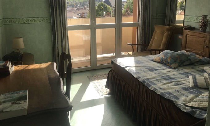 Aurillac Appartement | Cozy apartment near the historic city center with a view.