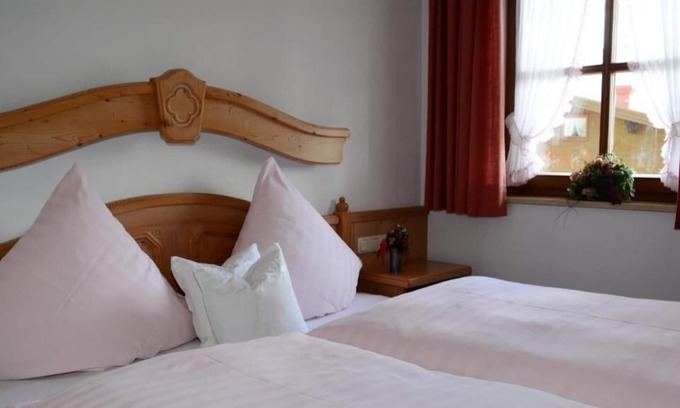 Entfelden Appartement | Cozy apartment Untersberg with kitchen and sunny balcony 45sqm