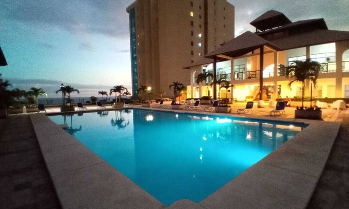 San Geronimo Appartement | Cozy apartment with a beautiful view of the city, 19th floor. Free breakfast