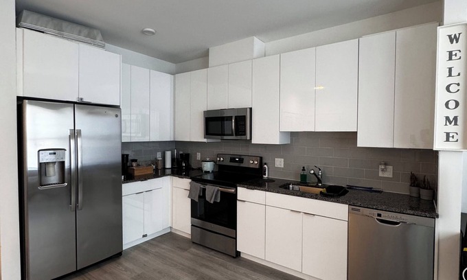 Industry Copropriété | Cozy apartment with working space close to Manhattan