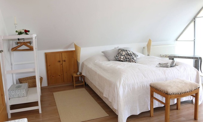 Sommerach Appartement | Appartement confortable avec un petit balcon romantique avec vue sur la tonnelle à vin