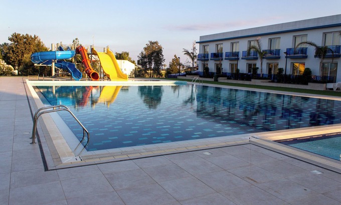 Trikomo Appartement | COZY APARTMENT WITH AMAZING SEA VIEW IN THE BUSTLING LONG BEACH