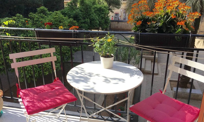 Kalsa Appartement | Appartement confortable avec vue sur le jardin, dans le centre de Palerme