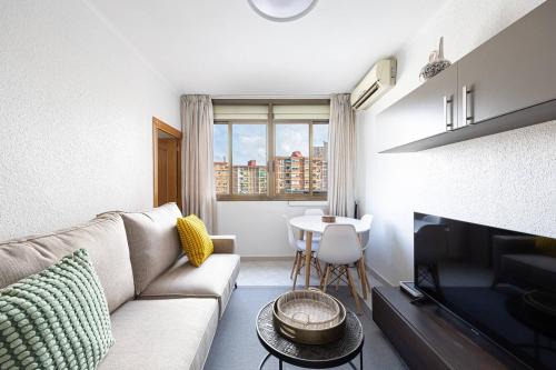Cornella de Llobregat Appartement | Cozy Apt In Cornella 2 Mins From The Metro