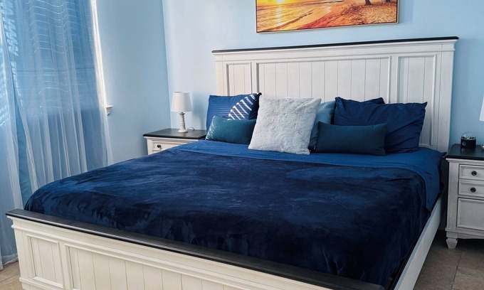 Florida Panhandle Appartement | Cozy Apt King Bed w Laundry 25 to Beach Unit #C