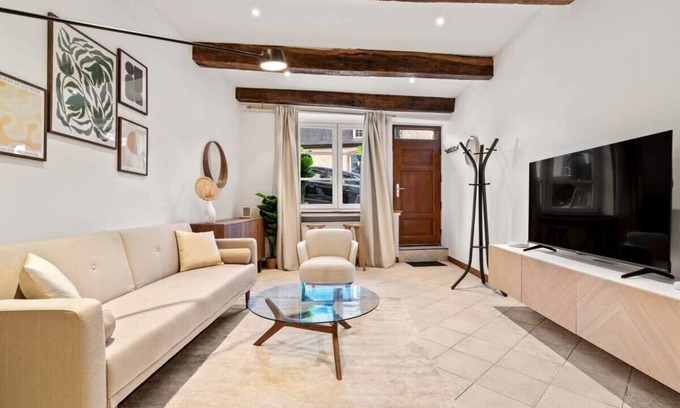 Ville Haute Appartement | Cozy Apt w/ Smart TV, Elevator & Equipped Kitchen