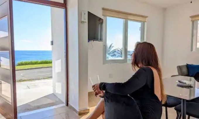 Hato Abajo Appartement | Cozy Apt: Wake to Ocean Waves / Jetted Tub