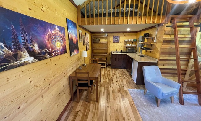 Roberts Creek Cabine | Cozy Art Cabin by the Ocean and Forest