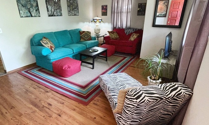 Tahlequah Maison | cozy, artsy, private (entire home) near downtown
