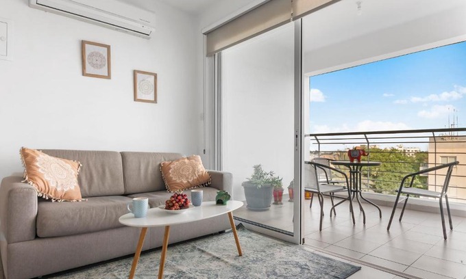 Lykabittos Appartement | Cozy Atelier*Nicosia City*Free Parking & Wifi Welcomes U!!!