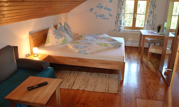 Lunz am See Appartement | Cozy attic apartment on the farm