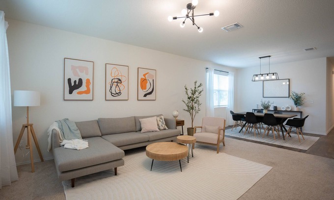 Austin Maison | Cozy Austin Modern Home near Tesla