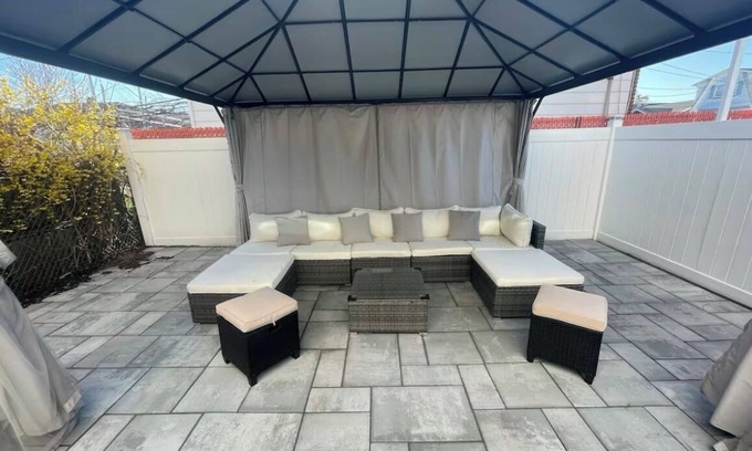 Elizabeth Maison | Cozy Backyard Oasis near EWR/NYC/American Dream Mall