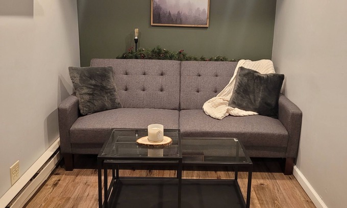 Willmar Maison | Cozy Basement Apartment (With Private Entrance)