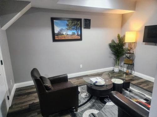 Northeast Edmonton Appartement | Cozy Basement Suite - private entrance - Free Netflix