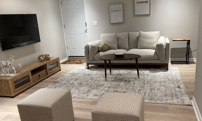 Abingdon Maison | Cozy Basement with Private Entrance and Self Check In