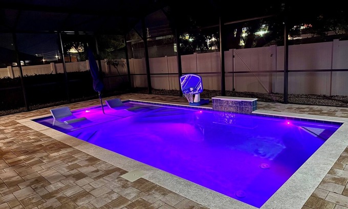 Largo Maison | Cozy Beach Getaway Casita with Tropical Touch 8 minutes from the Beach