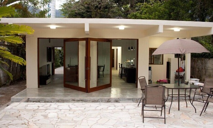 Pereque-Mirim Maison | Maison de plage en bord de mer confortable avec piscine, terrasse, barbecue