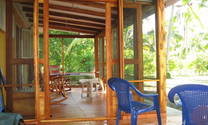 Parrita Cottage | Eco-bungalow confortable en bord de mer! Cottage de los Palmas