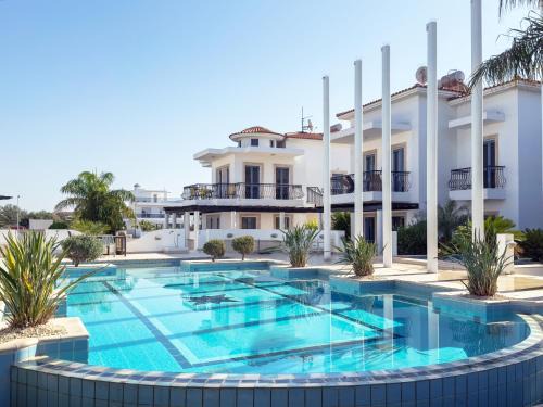 Pyla Appartement | Cozy Beachside Apartment with Pool Access - Ideal for Relaxation