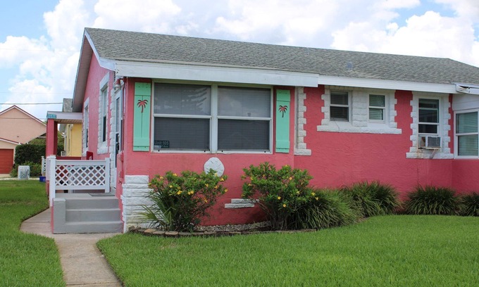 New Smyrna Beach Appartement | Cozy Beachside Cottage Studio
