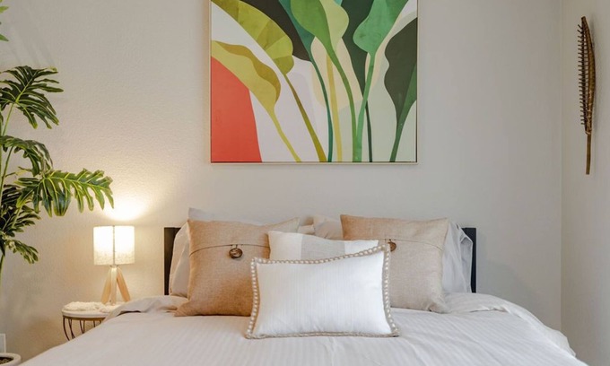 South Lamar Appartement | ☼Cozy Boho Studio☼Heart of ATX☼Pool,Gym☼Long Term☼