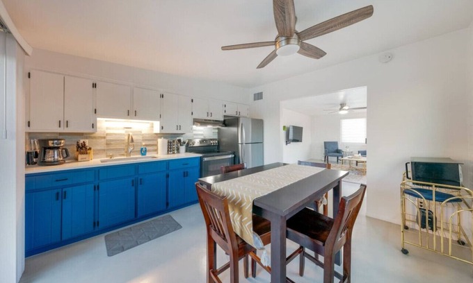 St. Francis Cabrini Appartement | Cozy & Bright / 2 BR 1 BA / Central / Spotless