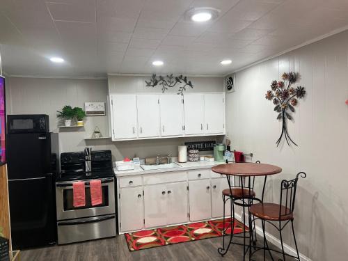 Lackawanna Appartement | Cozy Buffalo Home-Sleeps 4