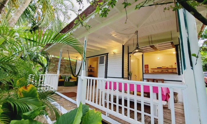 La Iglesia Maison | Cozy bungalow 5 minutes from the beach. Beautiful garden.