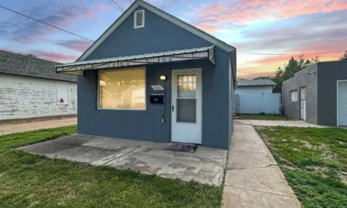 Sterling Maison | Cozy bungalow with 1 bedroom and WiFi, AC in Sterling,