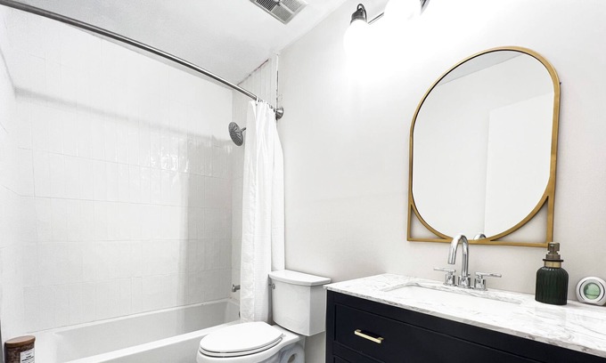Dayton Maison | Cozy Cove Rt.1,27, princeton/nyc train RWJ, ST peters