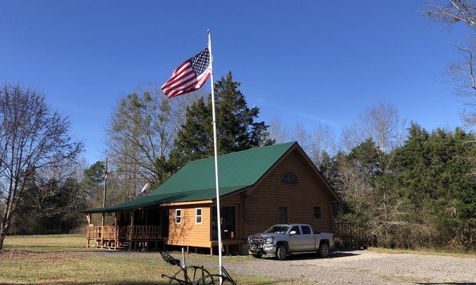 Moundville Cabine | Cozy Cabin 20 minutes from UofA!
