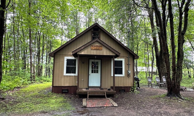 Redfield Cabine | Chalet confortable - North Osceola, NY, camping, détente, chasse, pêche, bois