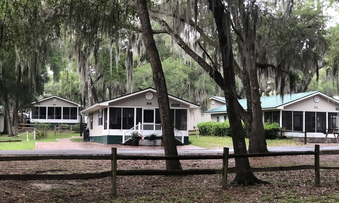 Salt Springs Cabine | Cozy Cabin by the Lake - Salt Springs Resort