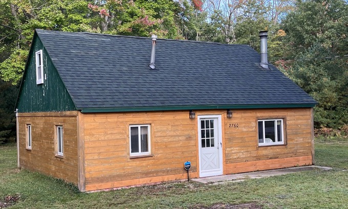 Houghton Lake Cabine | Cozy cabin great for vacationers, hunters/fishers, snowmobilers/ORVers!
