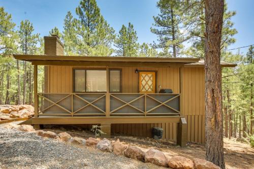 Greer Maison | Cozy Cabin in Greer Hike, Bike and Ski!