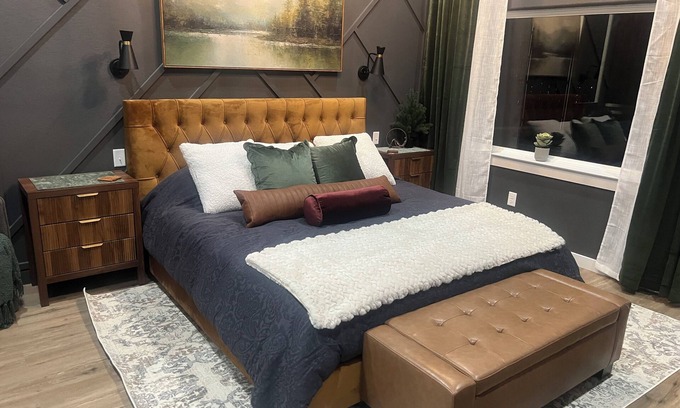 Judson Cabine | Cozy cabin in lovely Longview with WiFi, AC
