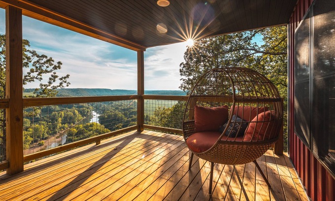 Jerome Cabine | Cozy Cabin In The Sky, with direct access to public hunting, fishing access.